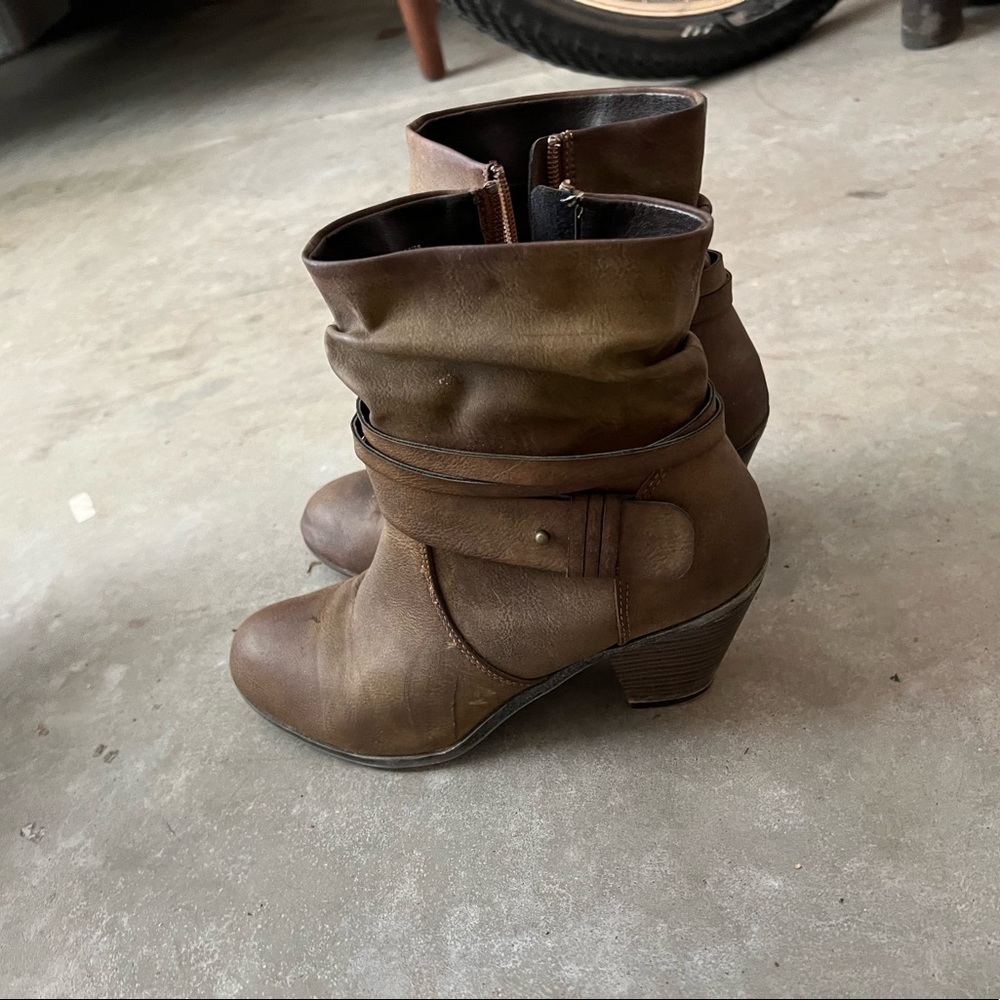 Short brown booties